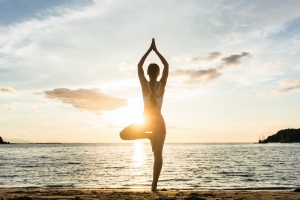 women knowing the physical benefits of yoga