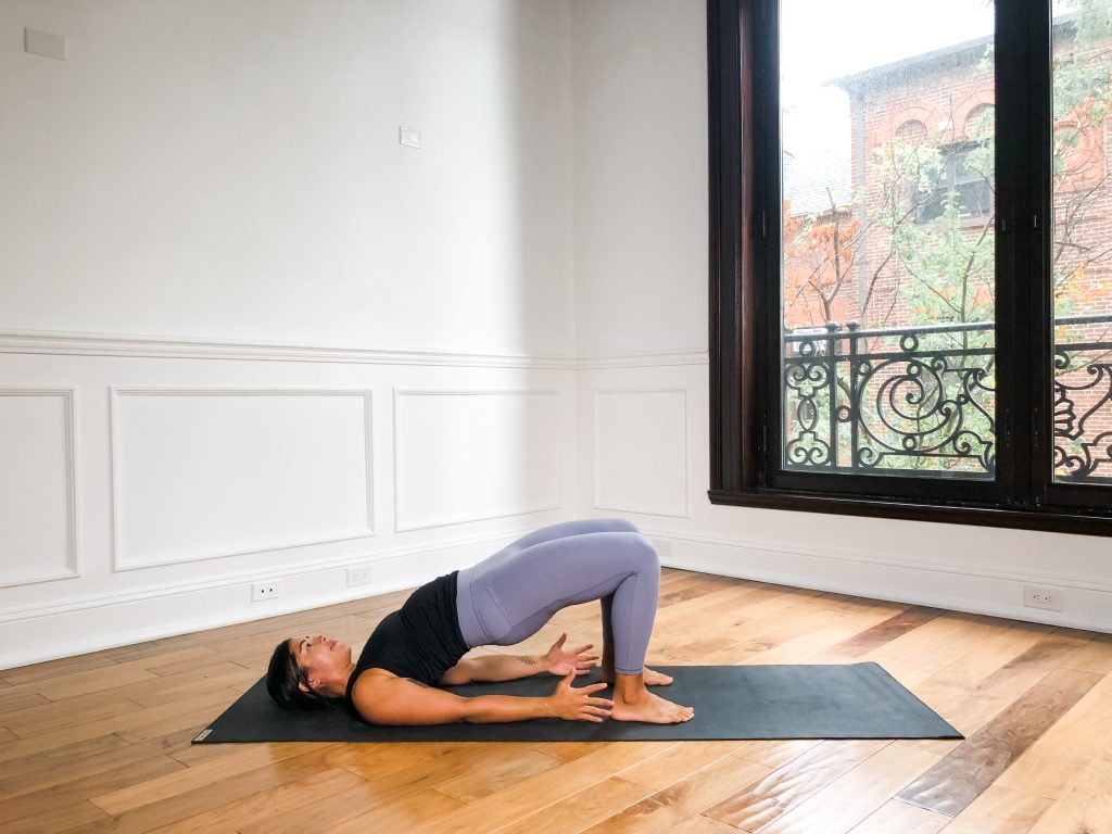 How Do I Roll Over The Toes In Vinyasa Yoga Transitions? - Yoganatomy