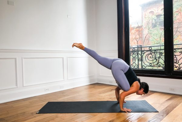 Flying pigeon pose