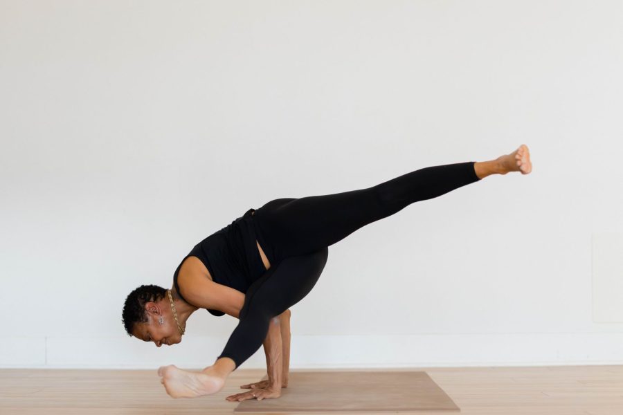 Eka Pada Koundinyasana 2