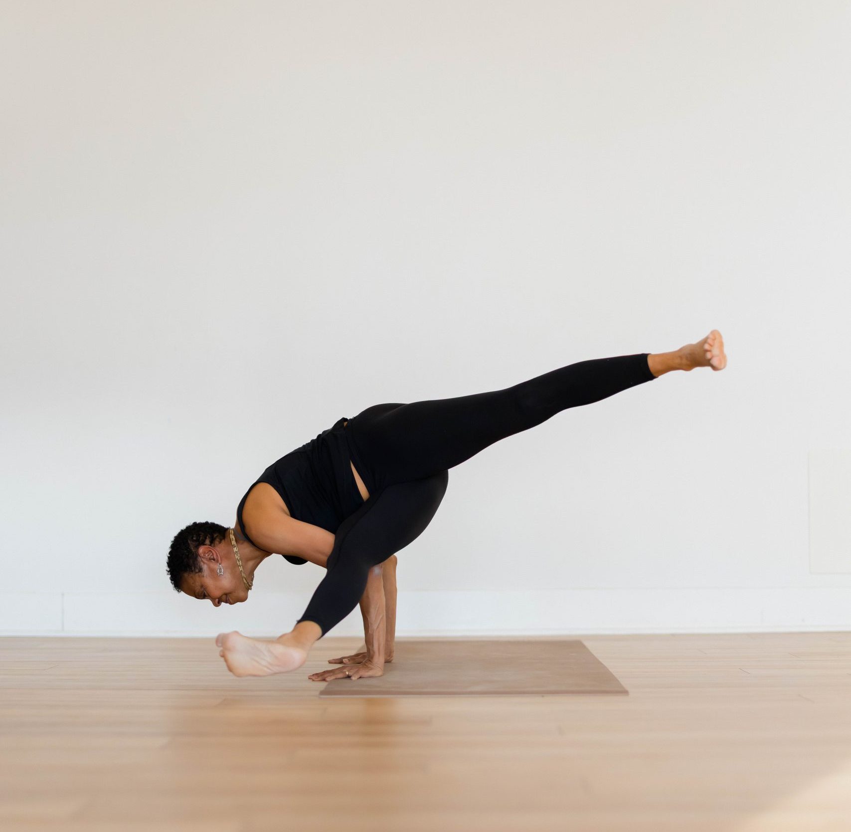 Eka Pada Koundinyasana 2