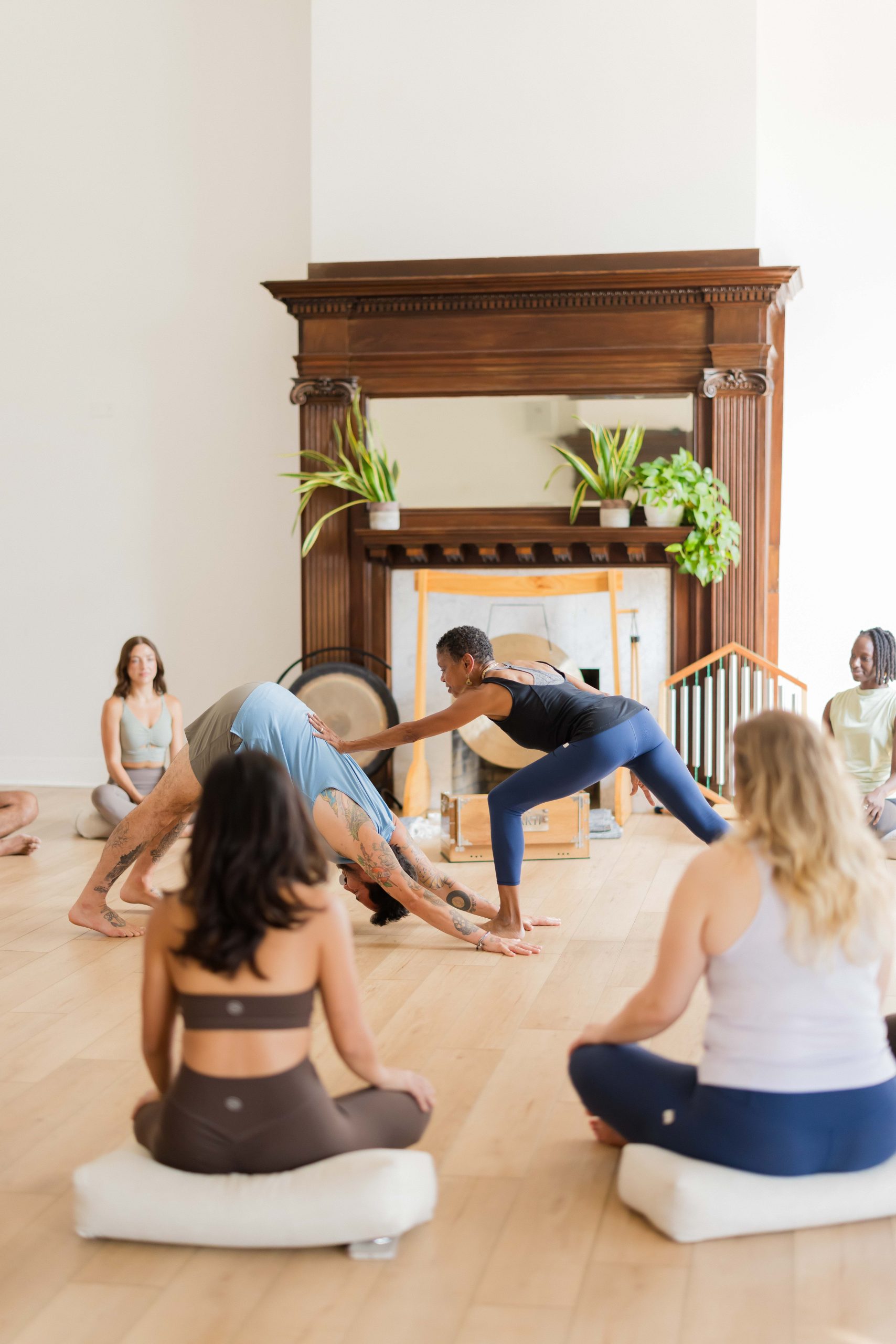 A teacher from YogaRenew in a 500 hour online yoga teacher training